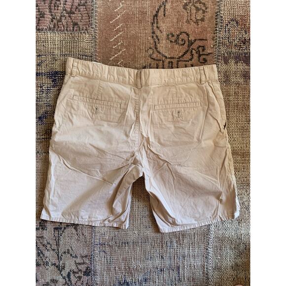 MEN'S H&M Slim Fit khaki shorts size 32 - Picture 2 of 4